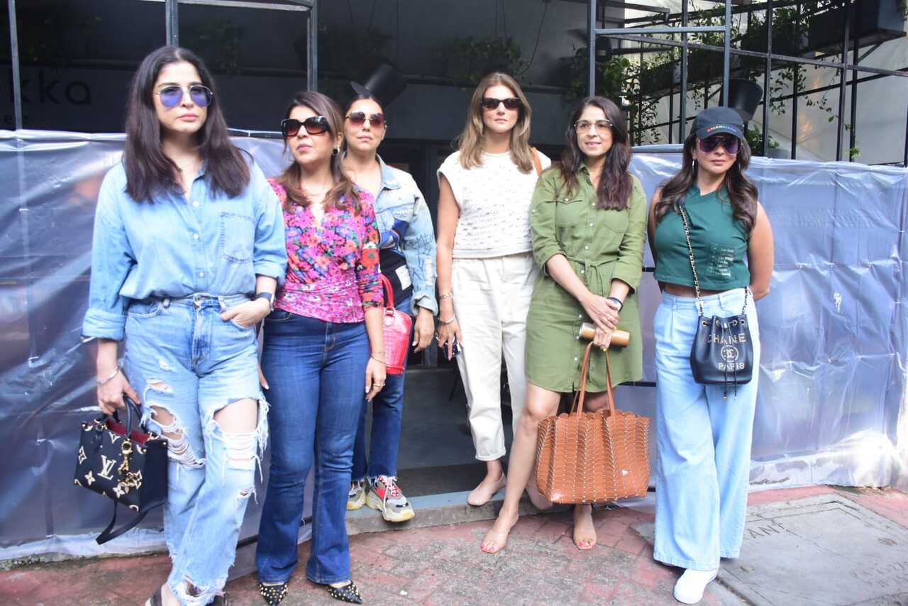 Fabulous Lives Of Bollywood Wives stars Maheep Kapoor, Bhavana Pandey and Seema Sajdeh enjoyed a meal with Gauri Khan and Nandita Mahtani
